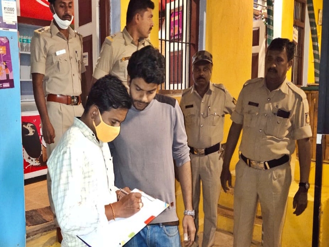 Excise department officers raids at Hubli