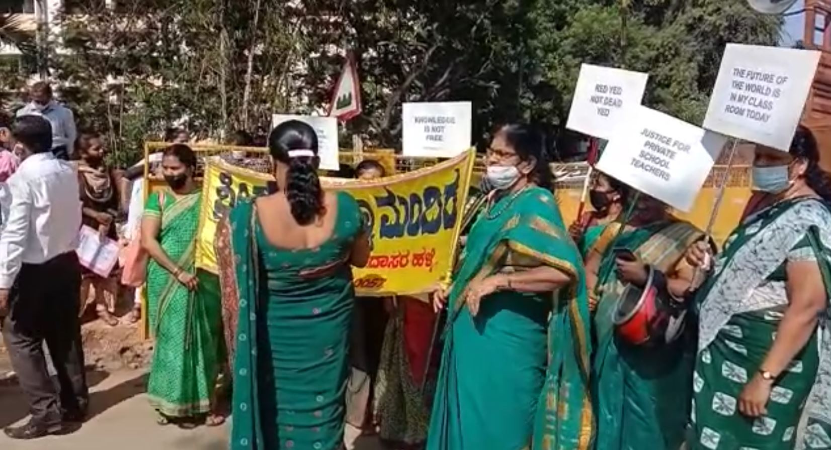 Karnataka private school teachers Stages protest in Bengaluru