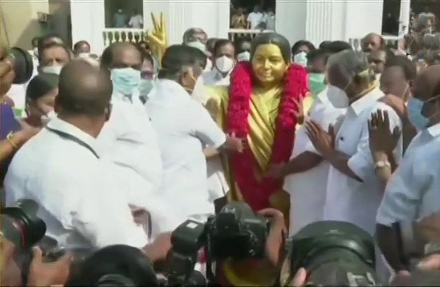 Tamil Nadu CM Palaniswami garland the statue of former CM J Jayalalithaa on her birth anniversary