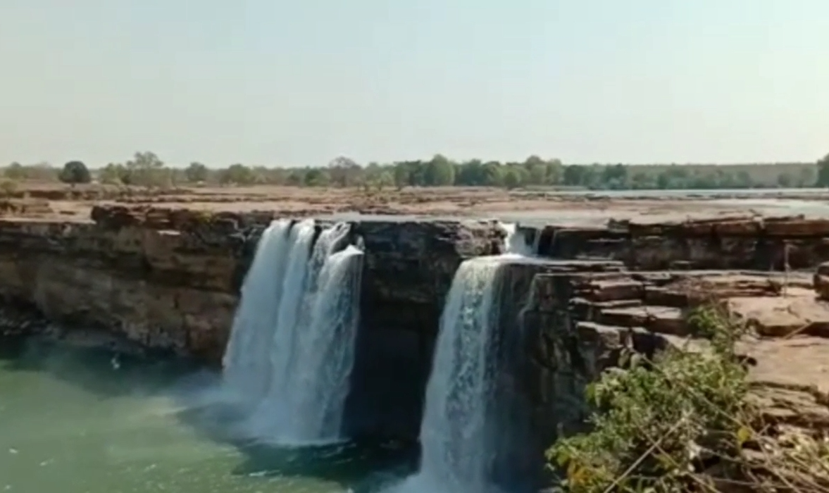 bastar Collector gave instructions to authorities on increasing accidents in waterfall