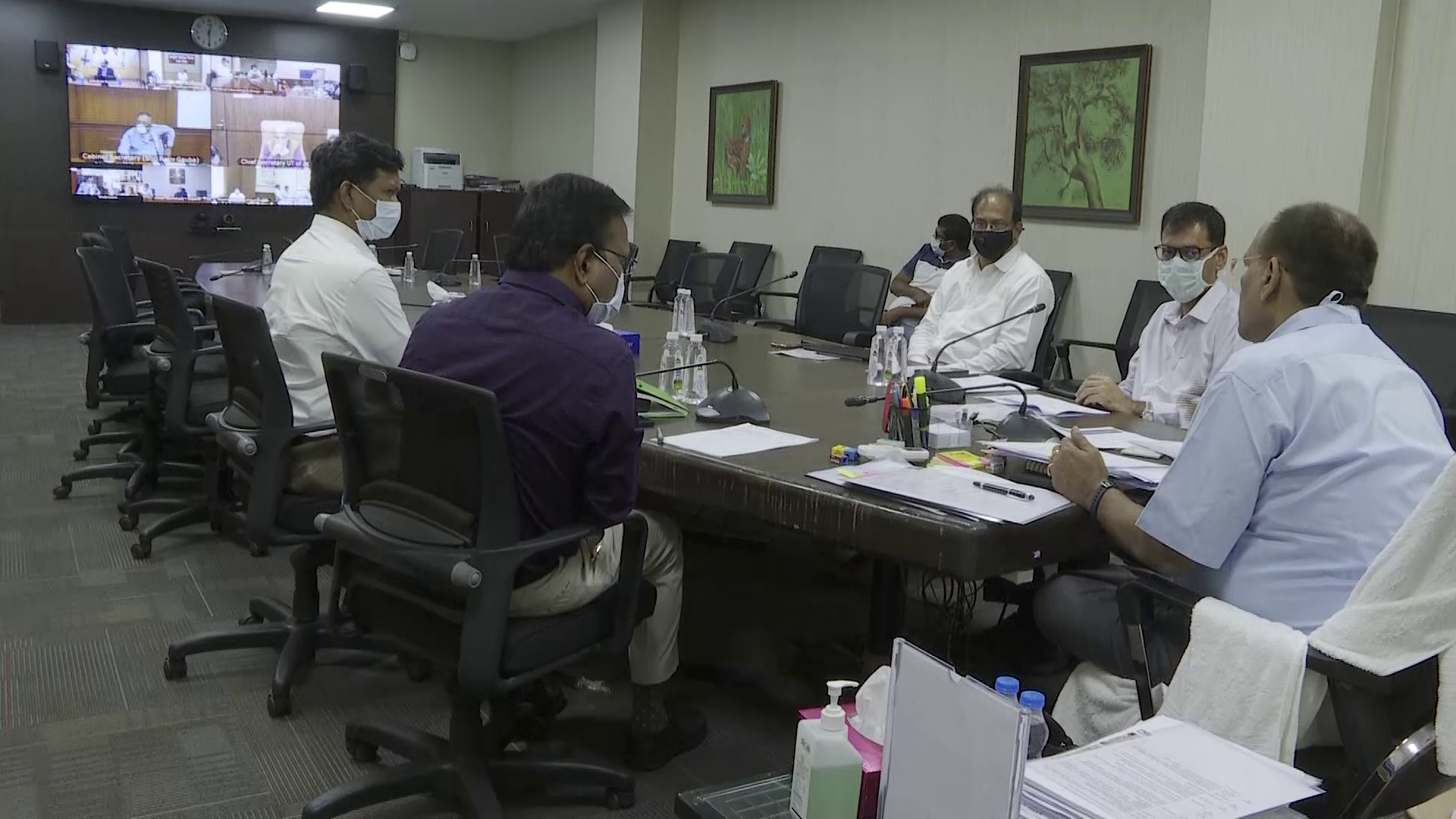 cs somesh kumar participated video conference with central cabinate secretory rajiv gouba