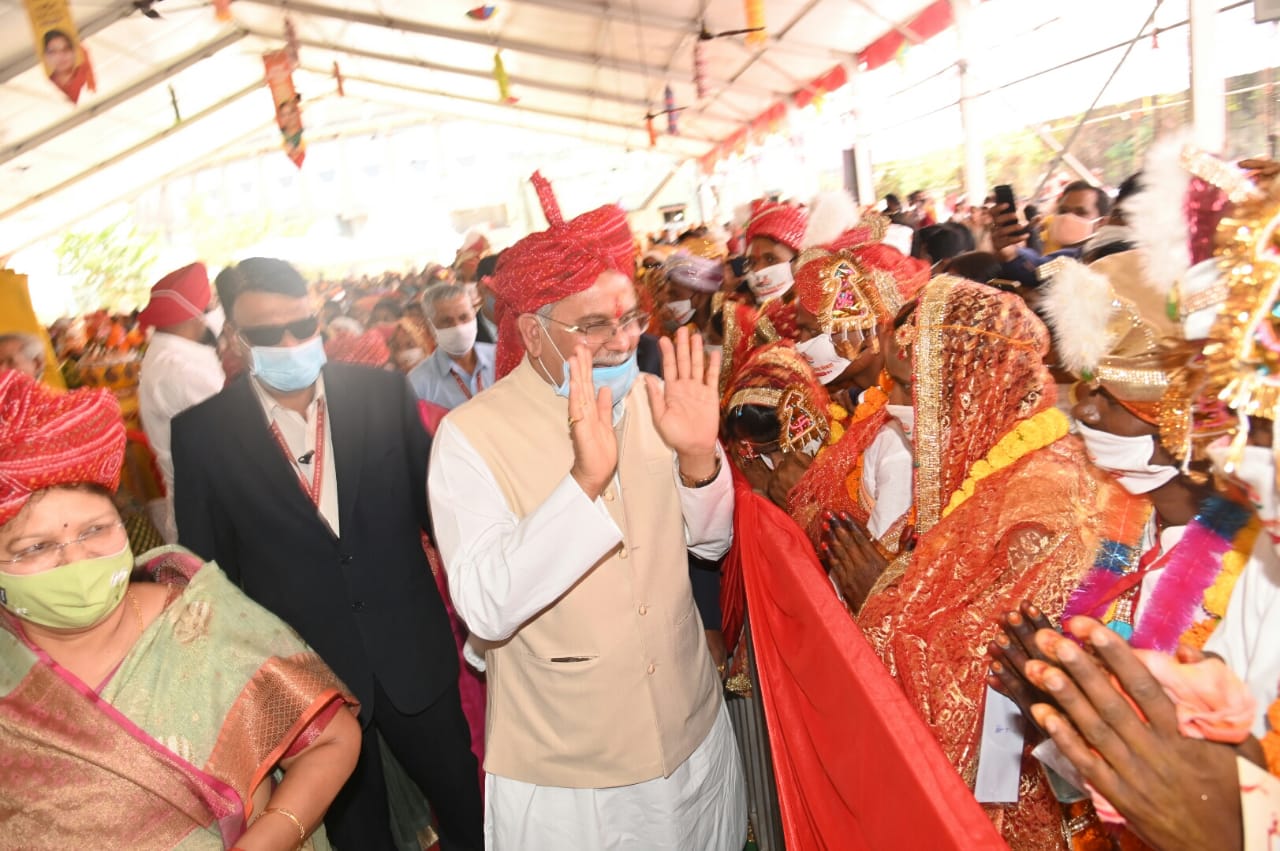 Mass wedding of 3,229 couples sets world record in Chhattisgarh