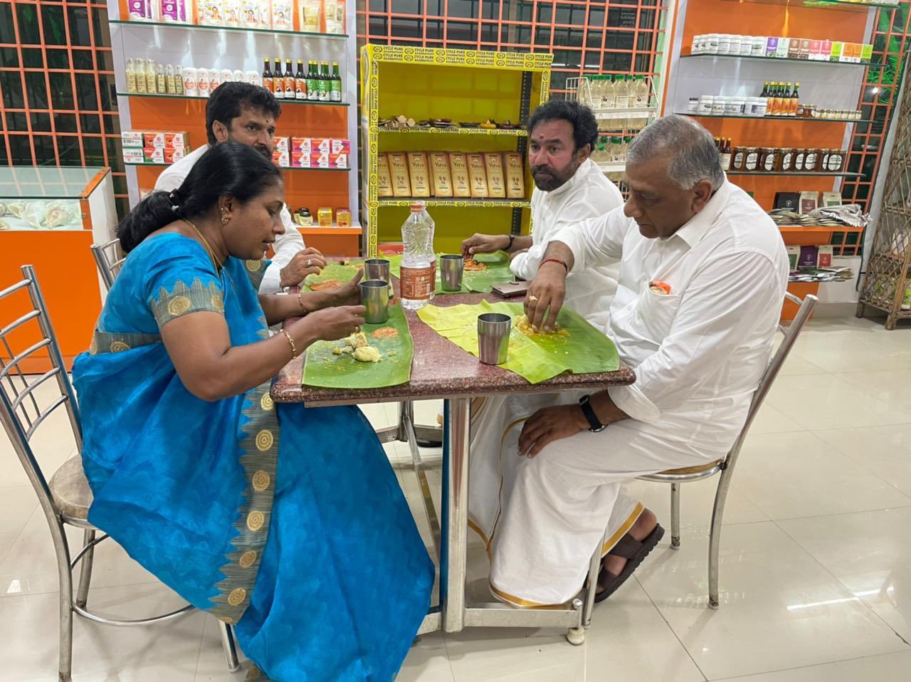 Union Home Minister Amit Shah and MoS G Kishan Reddy had a meal at a roadside restaurant