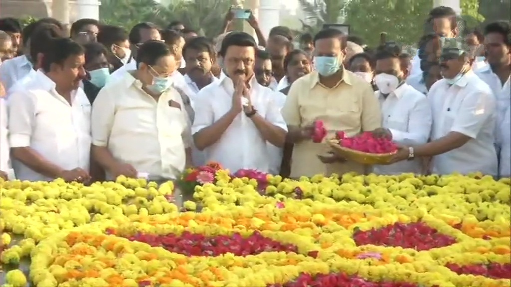 Tamil Nadu: DMK president MK Stalin pays floral tribute to his father & former CM M Karunanidhi