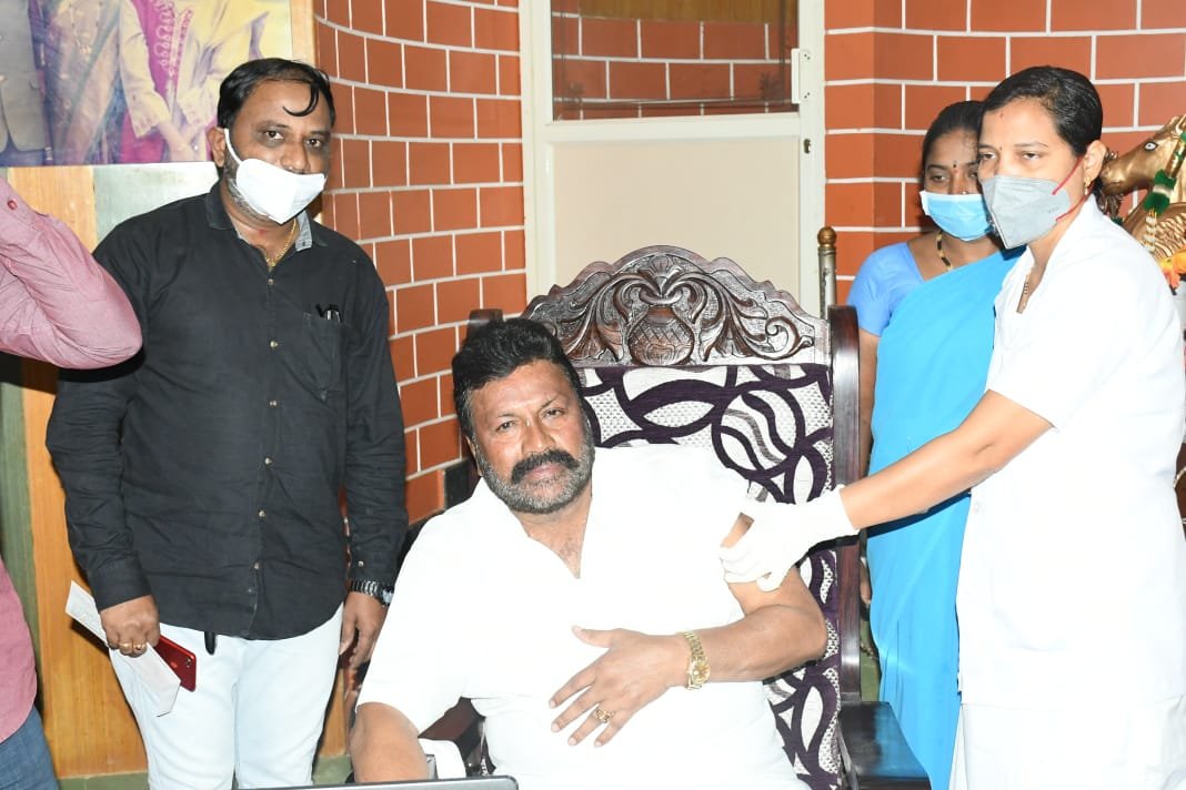 Karnataka minister takes COVID-19 vaccine at home triggers controversy