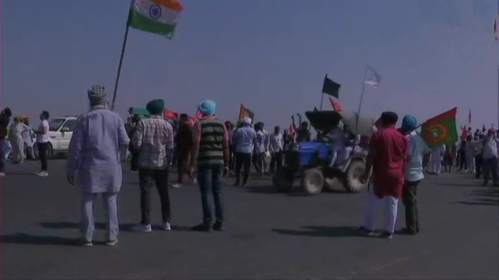 Farmers block Western Peripheral Expressway in Kundli, Sonipat