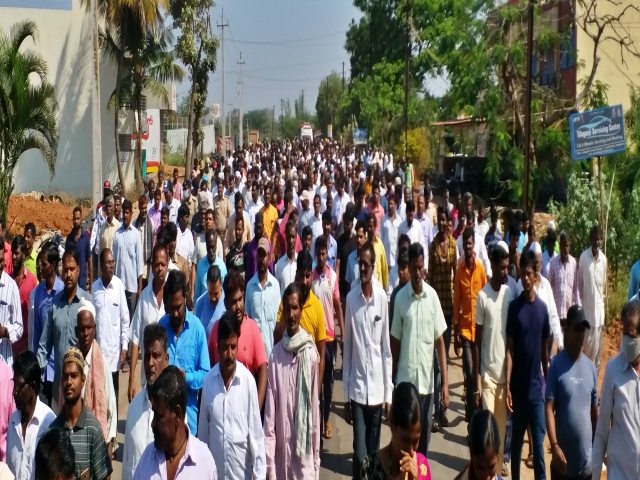 Ramesh Jarkiholi supporters protested in Belgaum