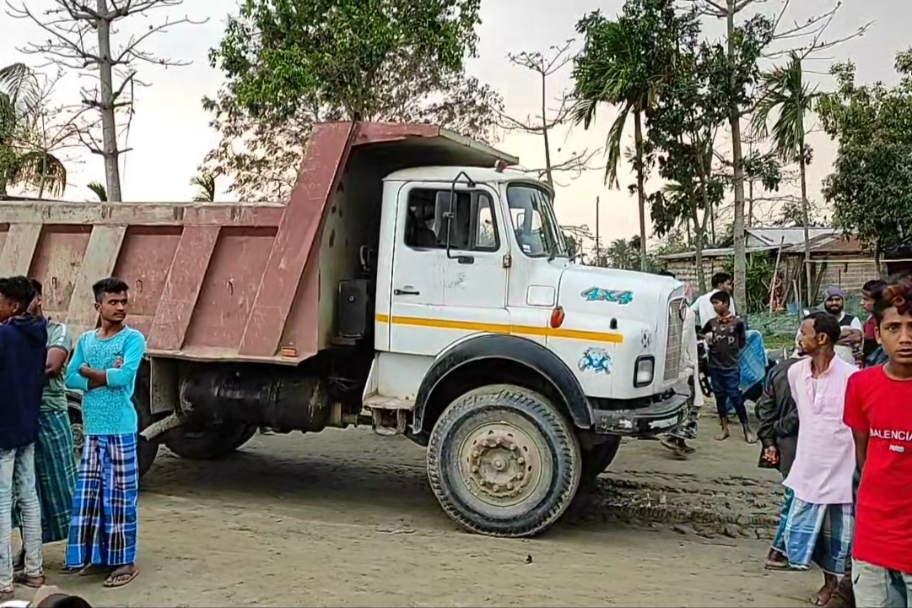 accident at kaliabor in borghuli