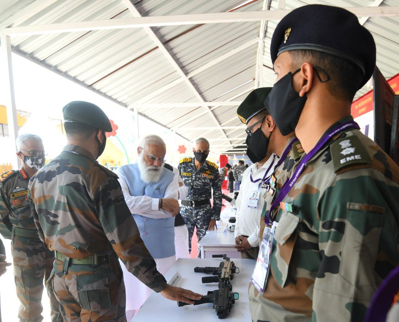 PM lauds military's resolute dedication on border, in pandemic