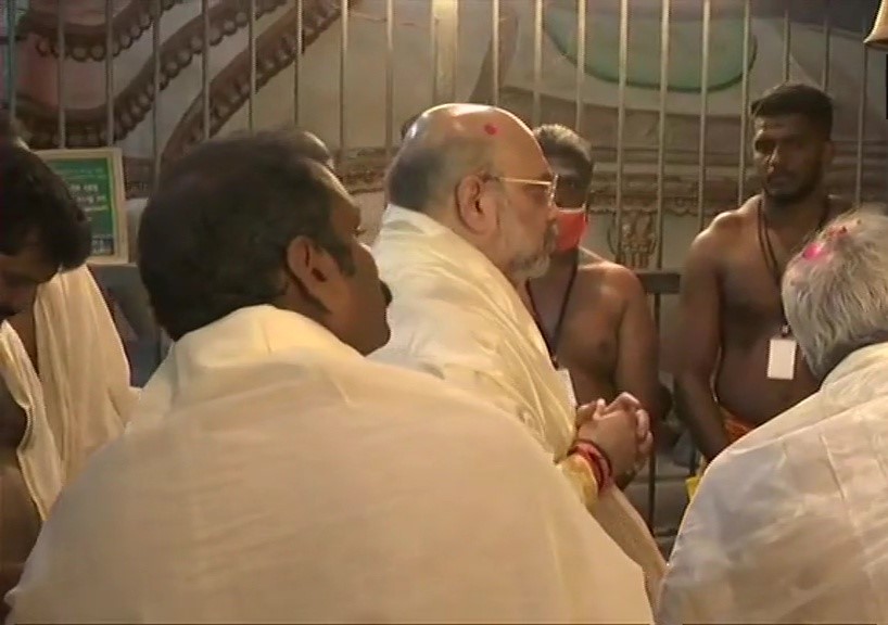 Tamil Nadu: Union Home Minister Amit Shah offers prayers at Suchindram Temple, Kanyakumari