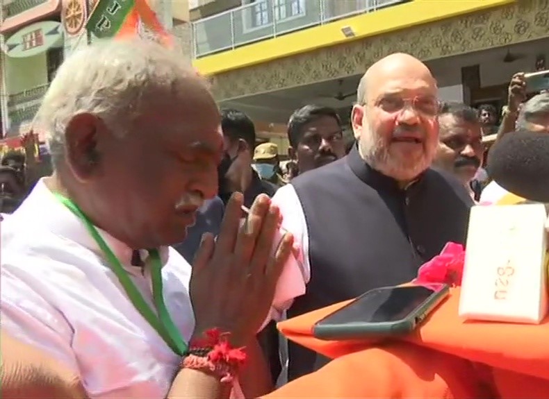 Tamil Nadu: Union Home Minister Amit Shah offers prayers at Suchindram Temple, Kanyakumari