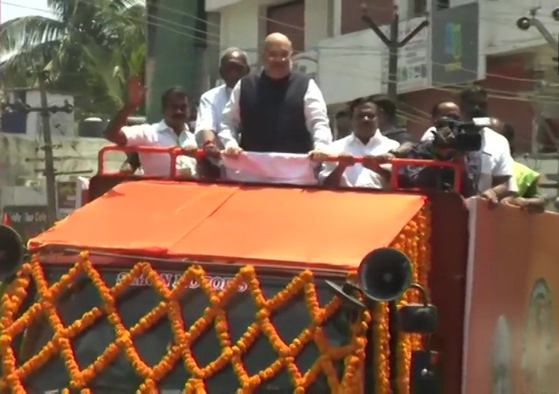 Tamil Nadu: Union Home Minister Amit Shah offers prayers at Suchindram Temple, Kanyakumari