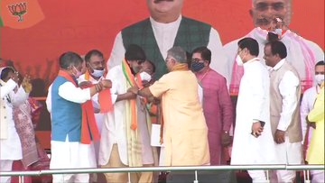 actor-mithun-chakraborty-joins-bharatiya-janata-party-at-pms-rally-at-brigade-parade-ground-kolkata