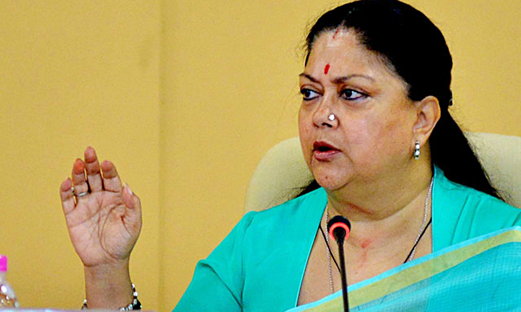 Show of strength: Raje warns Gehlot, silences anti-faction