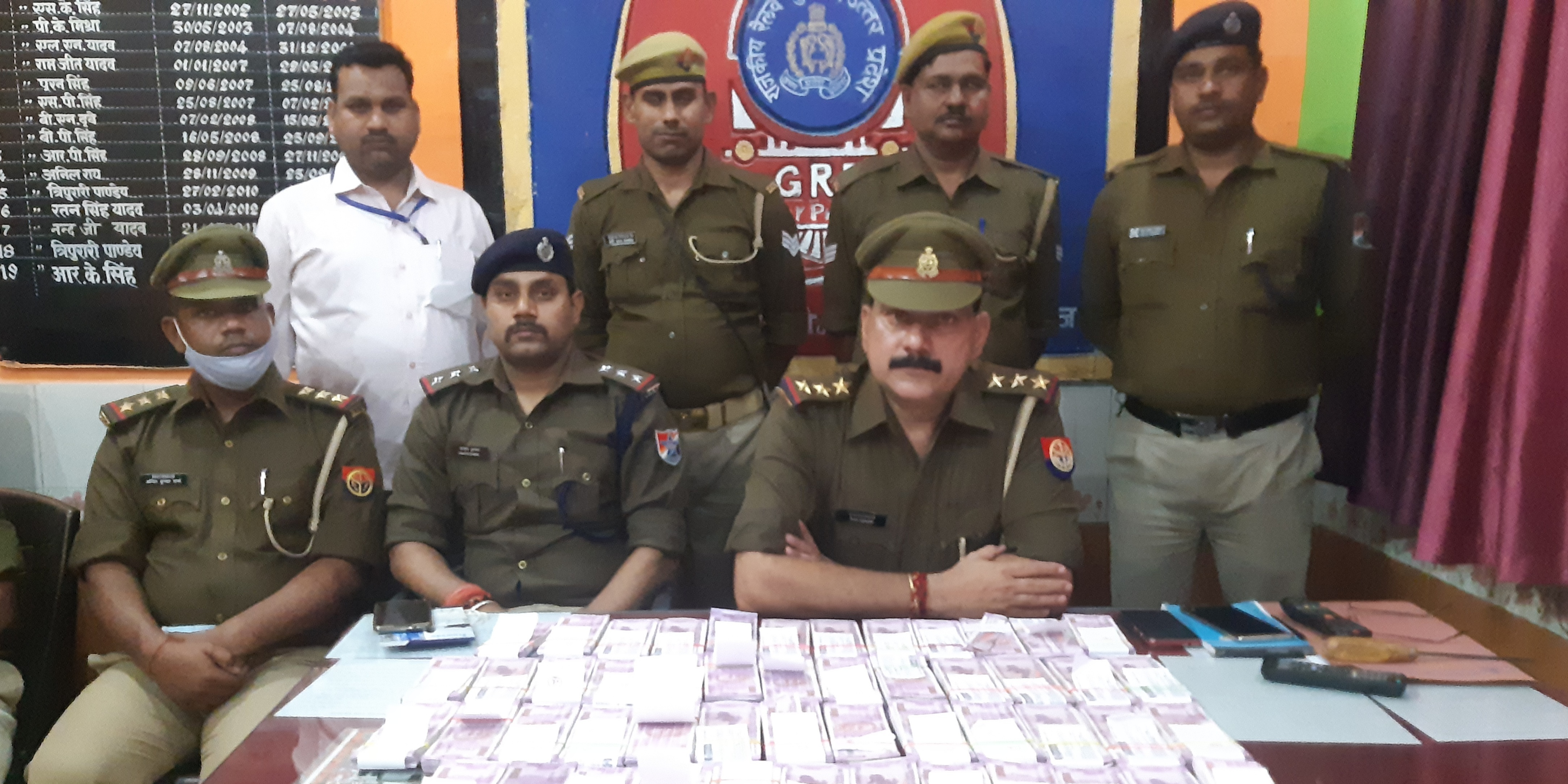 Chandauli : One crore fake currency found in Kamakhya Express