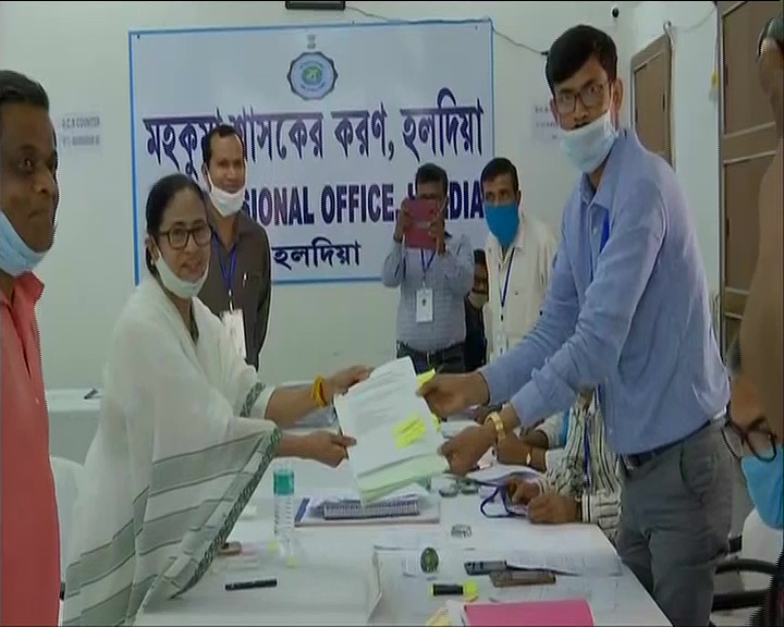 west bengal cm mamata benarjee files nomination