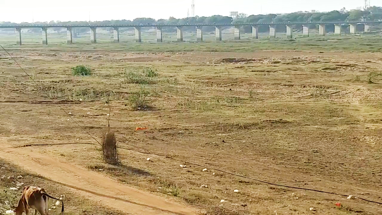 dirt-spread-across-mahanadi