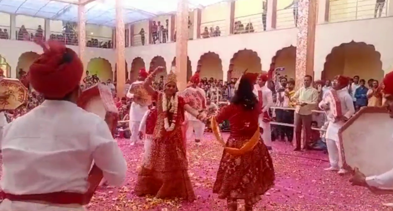 Folk Culture of Shekhawati,  The blaze of Shekhawati, Gindar folk dance in Sikar