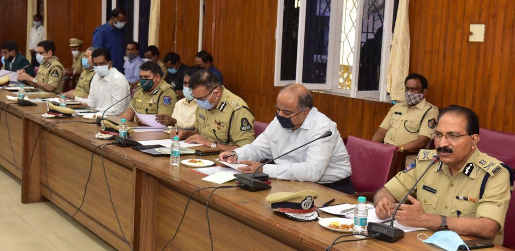 speaker-pocharam-srinivas-reddy-review-with-cs-and-dgp-on-budget-meetings-in-hyderabad