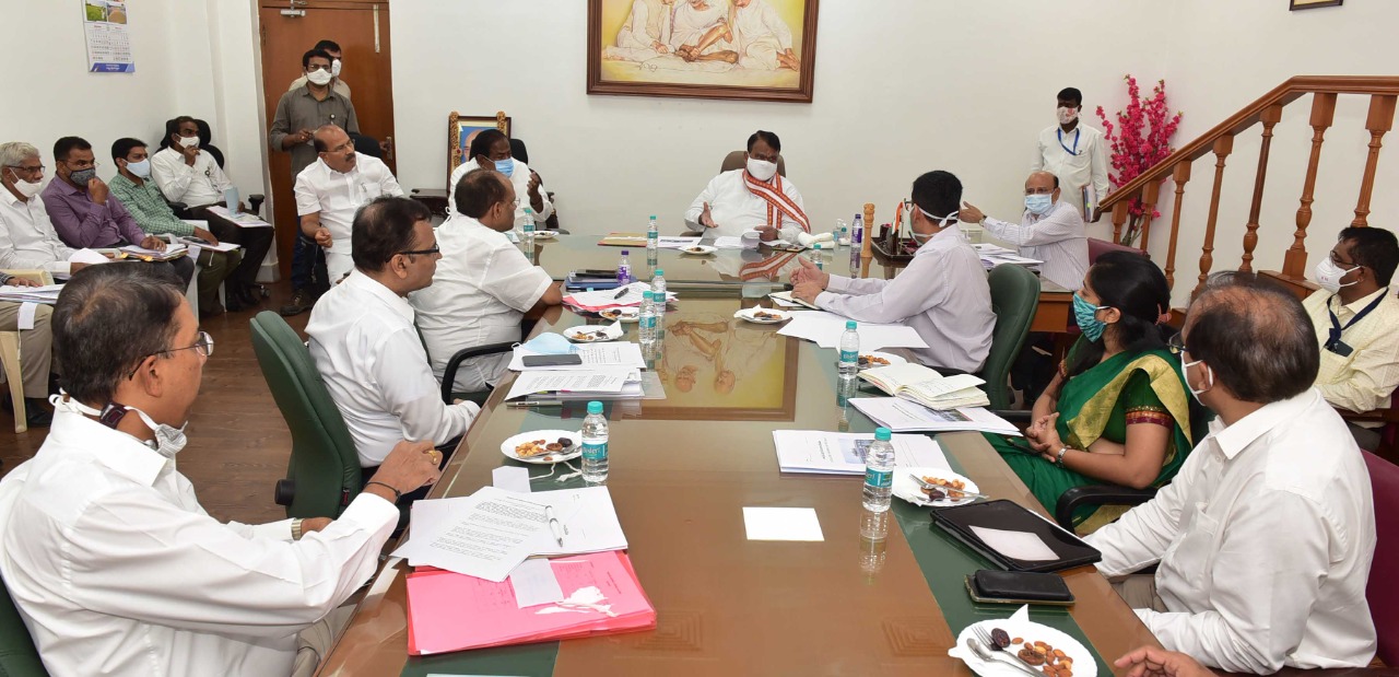 speaker-pocharam-srinivas-reddy-review-with-cs-and-dgp-on-budget-meetings-in-hyderabad