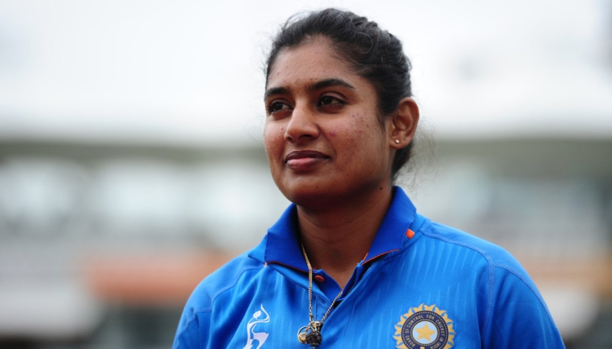 mithali raj gets bundles of wishes from former players after scoring 10,000 runs