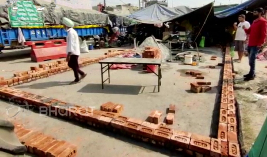 farmers are making permanent houses on sonipat Singhu border