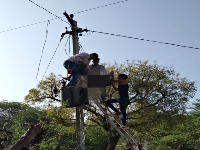 Line man dies due to electrocution  टोंक न्यूज  देवली न्यूज  Tonk News  Deoli News  electrocution in Deoli