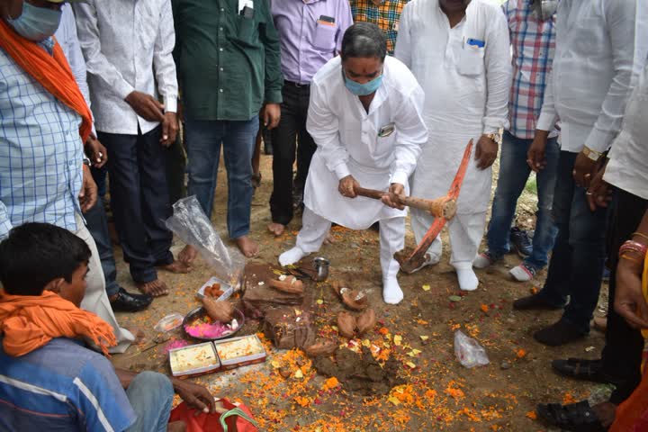 Mayor Ramnaresh Yadav inaugurated