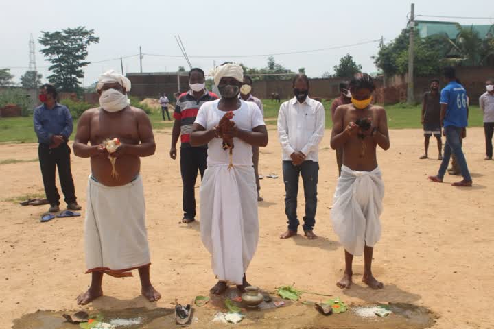  tribal organizations protested against to lifting soil from sarana site in ranchi