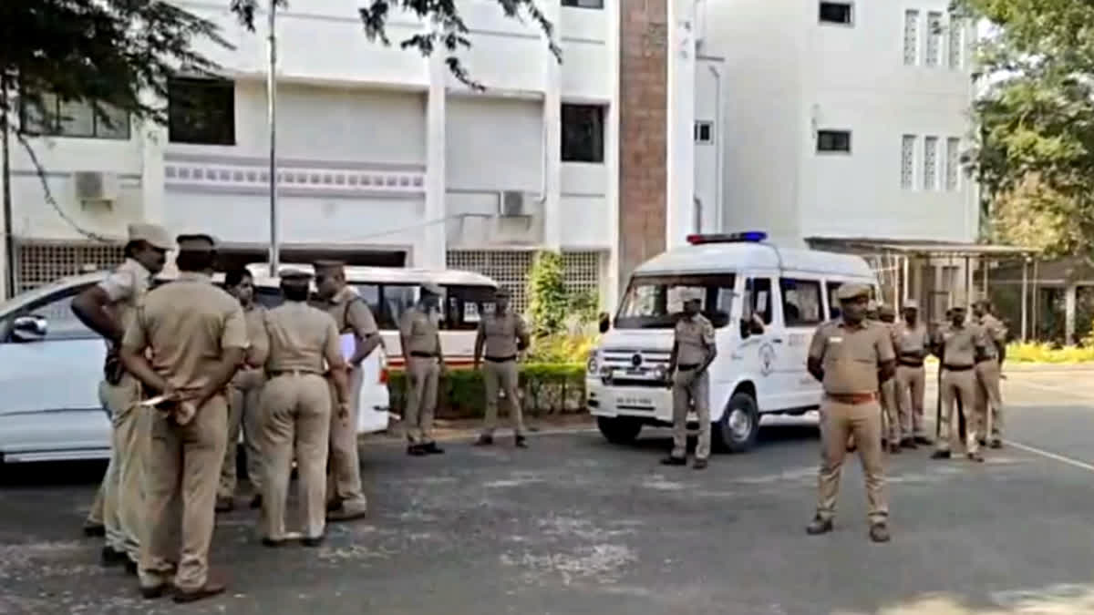 sudden police raid at salem periyar university