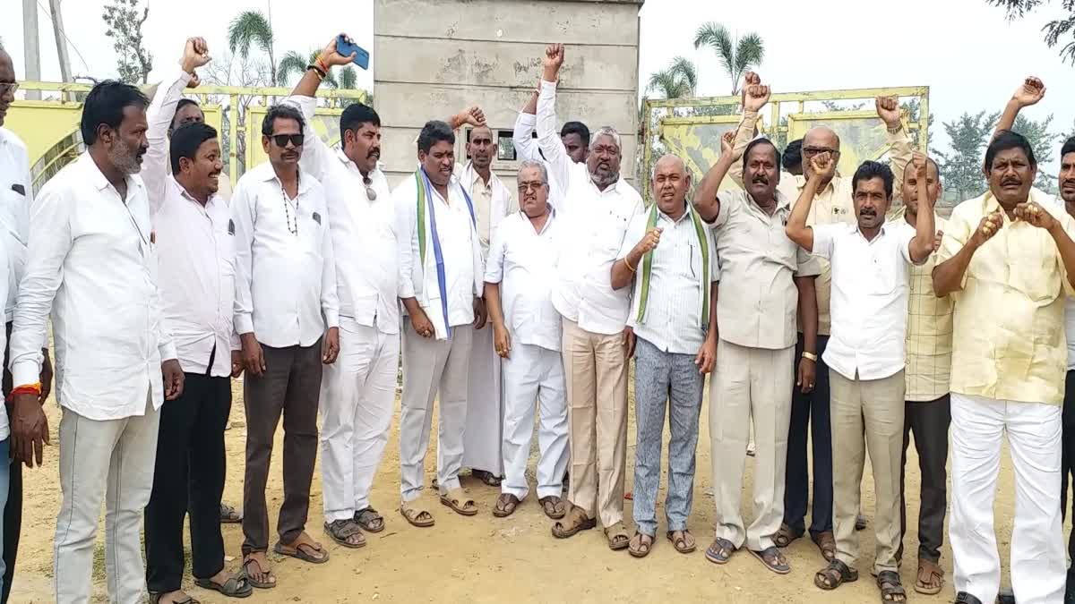 YSRCP leaders protest over allotment of MLA seats