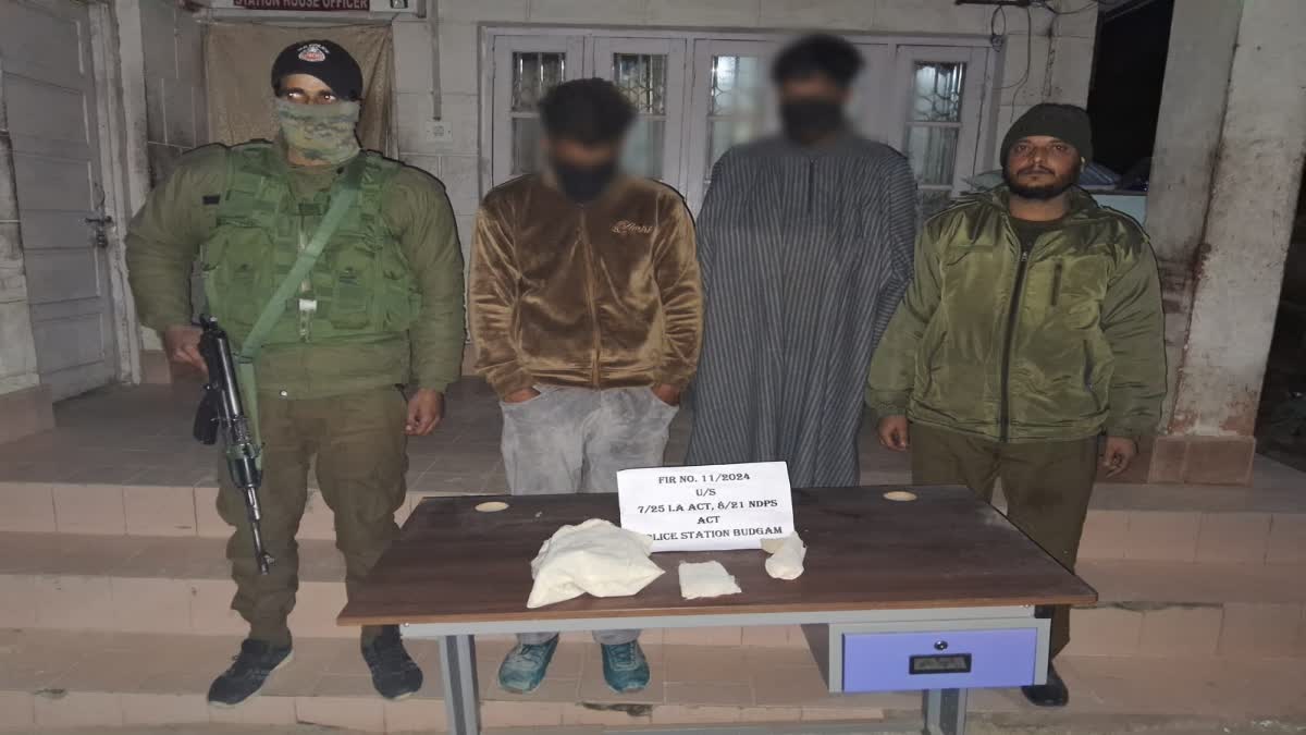 budgam-police-arrested-two-drug-peddlers-with-one-live-cartridge