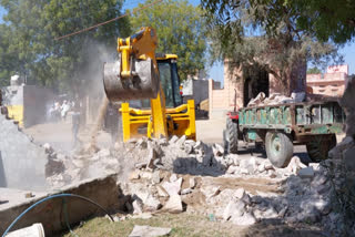 Administration demolished house of murder accused