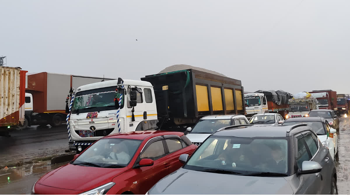 TRAFFIC JAM IN BEHROR