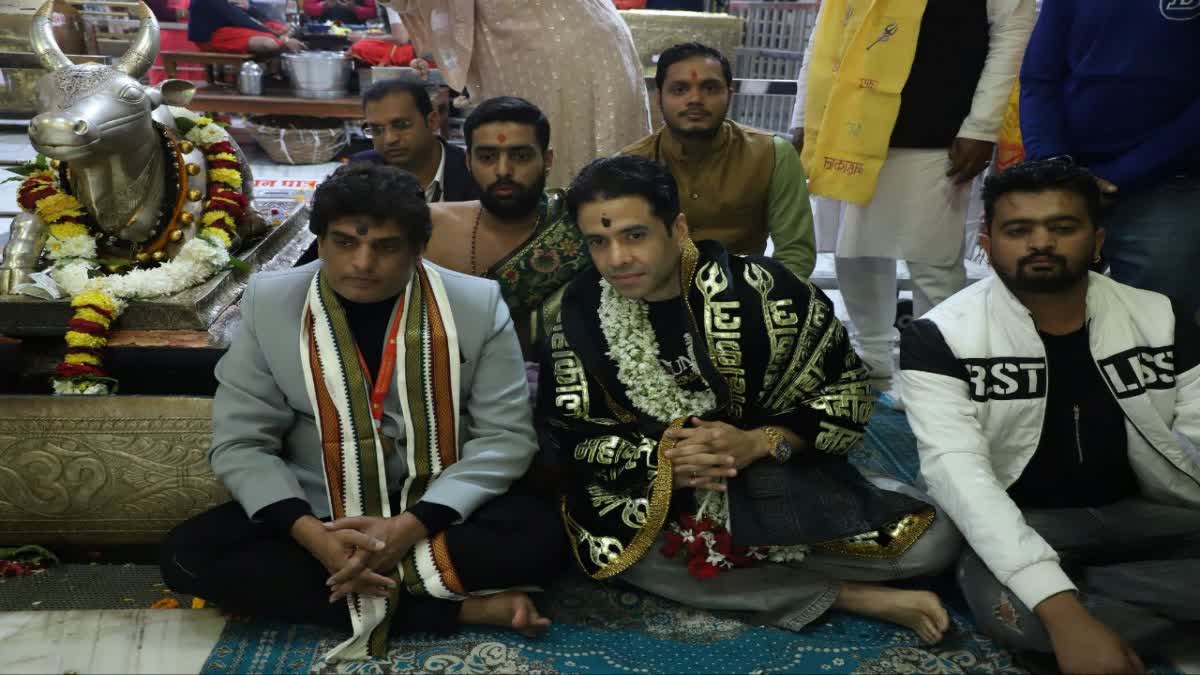 TUSSHAR KAPOOR AT MAHAKAL MANDIR