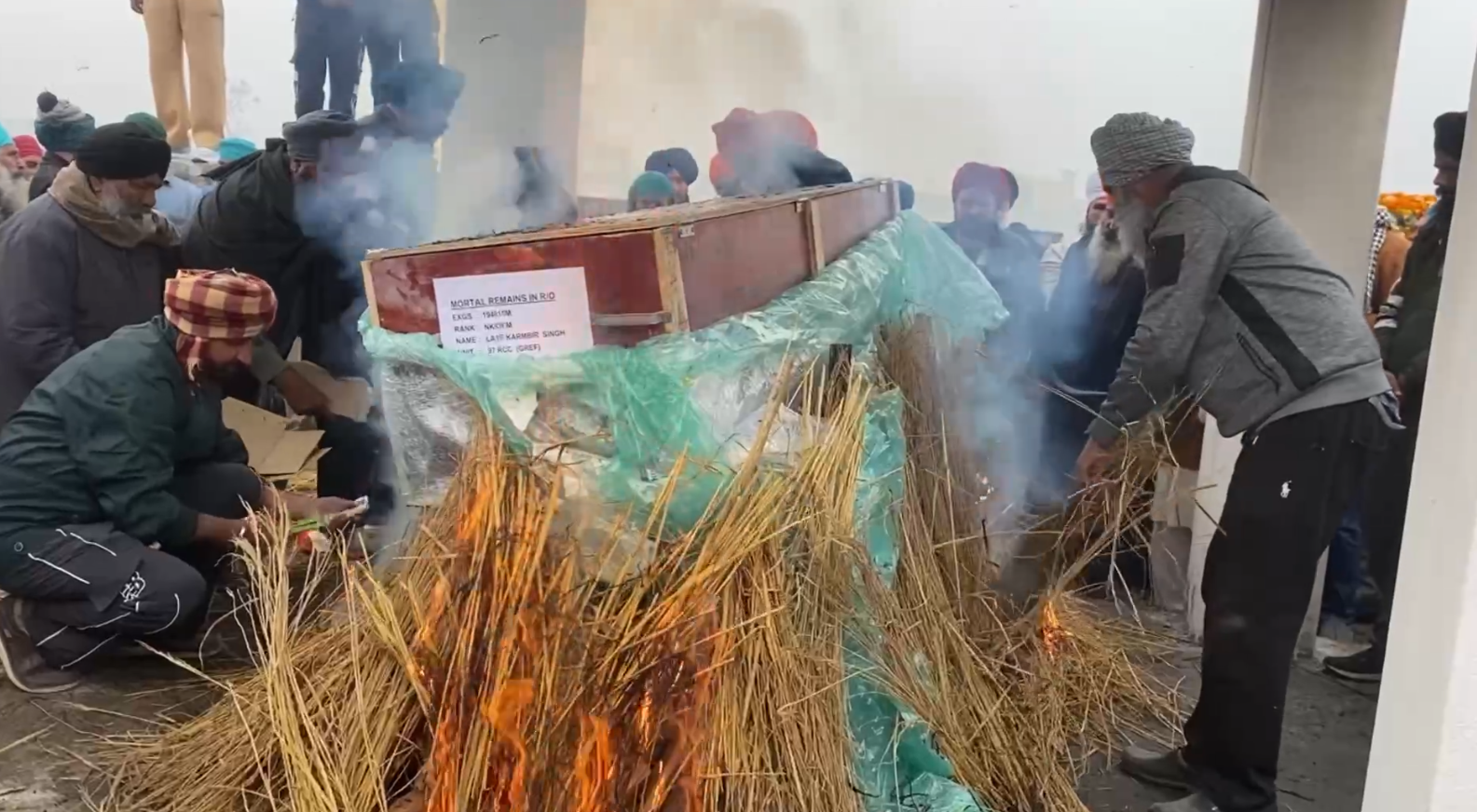 LAST RITES OF MARTYR KARAMBIR SINGH