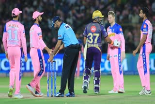 Rajasthan Royals and Kolkata Knight Riders players