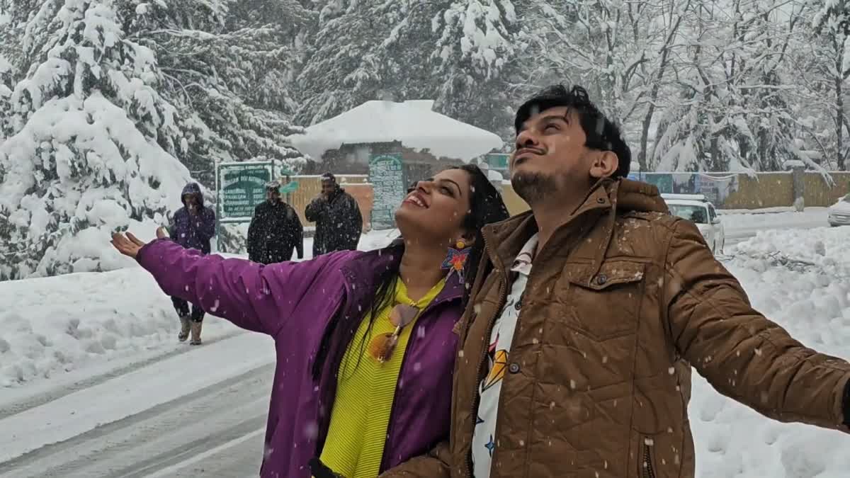 tourists-rush-in-kashmir-after-snowfall