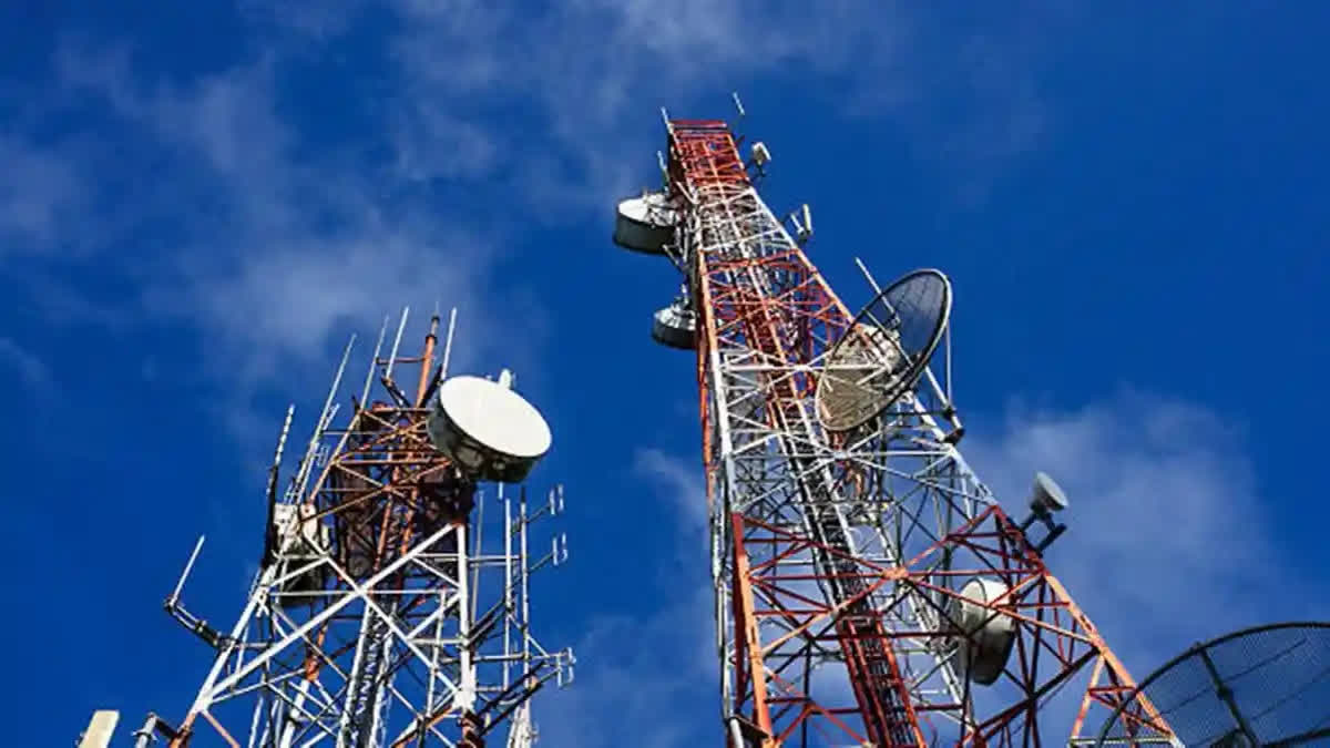 Telecom licence fee collection rises 8.23 pc to Rs 5,326 cr in Sep 2023 qtr