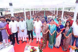 haldi-kanku-program-was-held-at-chikhli-in-the-presence-of-navsari-mp-cr-patil