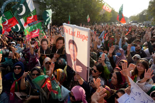 Supporters of imprisoned Pakistan's former Prime Minister Imran Khan's party chant slogans during a protest against the delaying result of parliamentary election by Pakistan Election Commission, in Karachi, Pakistan, Sunday, Feb. 11, 2024. (AP Photo/Fareed Khan)