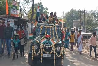 uniq felicitation of retired soldier Sudarshan Dhandar in buldana