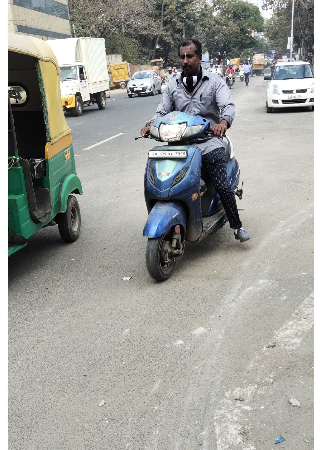 Violation of traffic rules  ಬೆಂಗಳೂರು  Bengaluru  ಸಂಚಾರ ನಿಯಮ ಉಲ್ಲಂಘನೆ  ದ್ವಿಚಕ್ರ ವಾಹನ ಮಾಲೀಕನಿಗೆ ದಂಡ