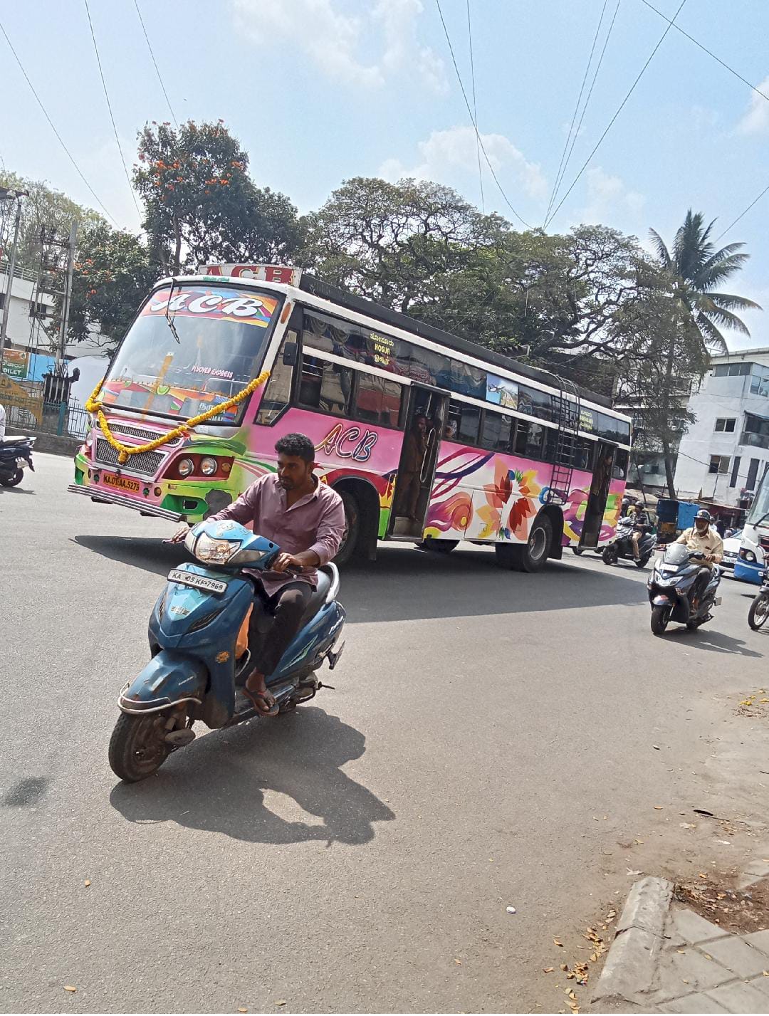 Violation of traffic rules  ಬೆಂಗಳೂರು  Bengaluru  ಸಂಚಾರ ನಿಯಮ ಉಲ್ಲಂಘನೆ  ದ್ವಿಚಕ್ರ ವಾಹನ ಮಾಲೀಕನಿಗೆ ದಂಡ