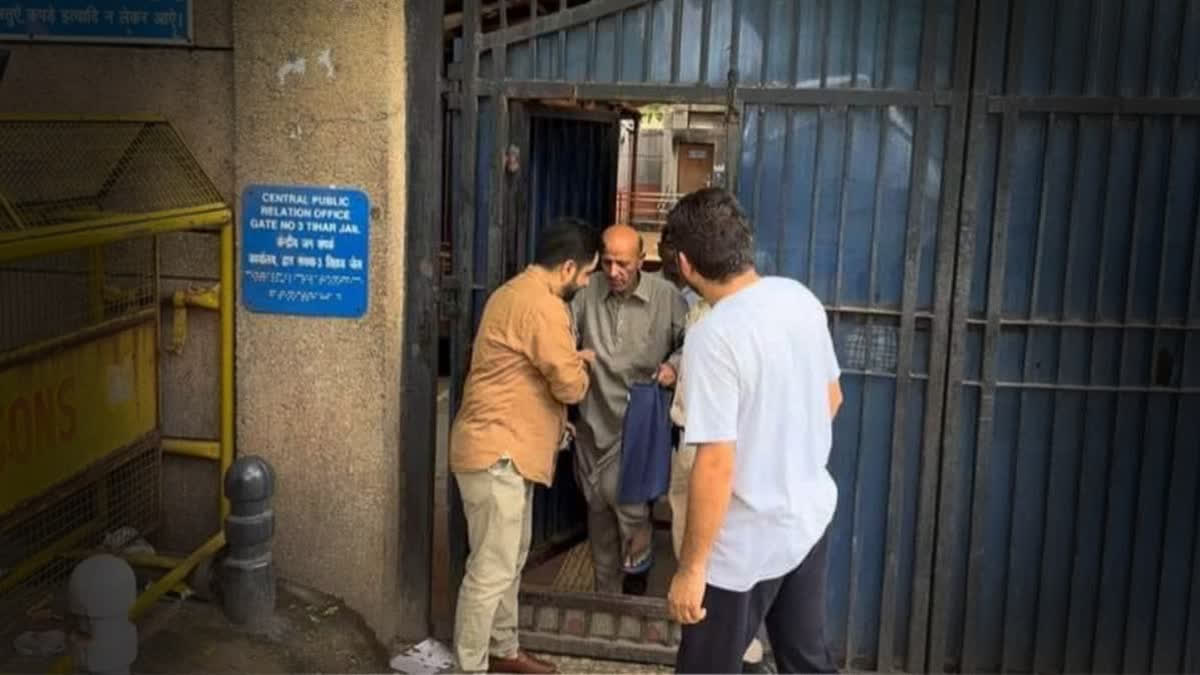 Engineer Rashid walking out of Tihar jail after a Delhi court granted him bail ahead of J&K Legislative Assembly election last year