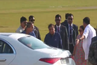 Mukesh Ambani reached Maha Kumbh with his entire family, will take a holy dip, watch video