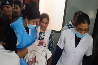 Child birth in train