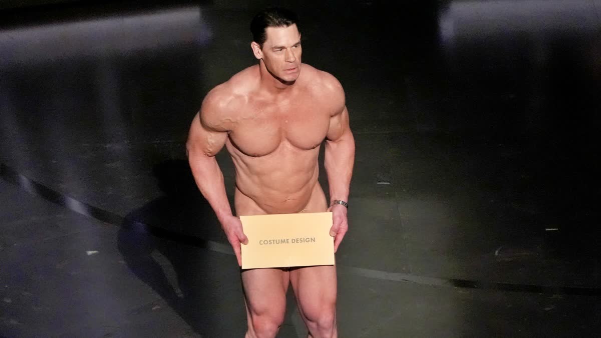 Oscars 2024 John Cena  John Cena Naked Avatar   'Naked' John Cena Presents Best Costume Award