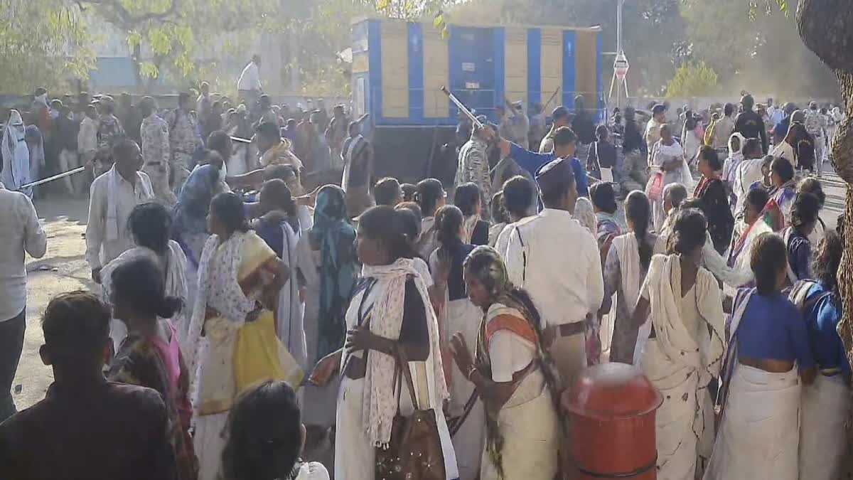 Stone Pelting In Amaravati