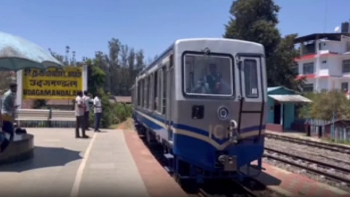 கோடைக்காலத்தை முன்னிட்டு நீலகிரி மாவட்டத்தில் கூடுதல் மலை ரயில் இயக்கம்